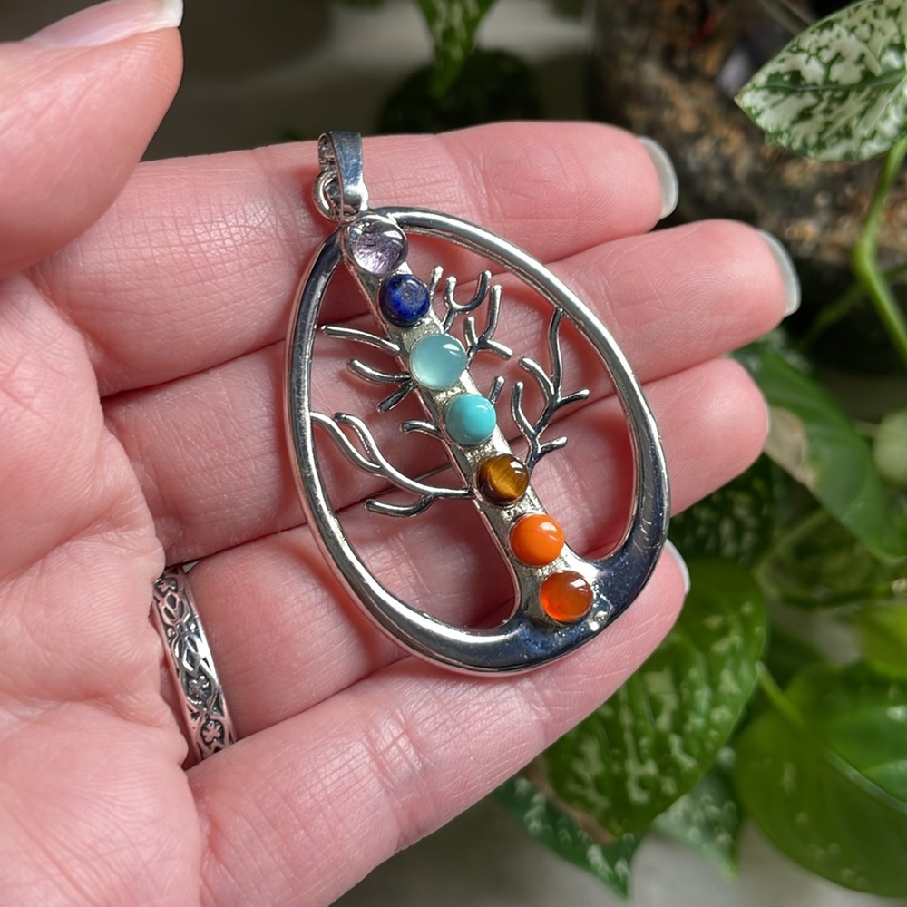 Stainless tree of life chakra pendant necklace w crystal gemstones NWOT rainbow